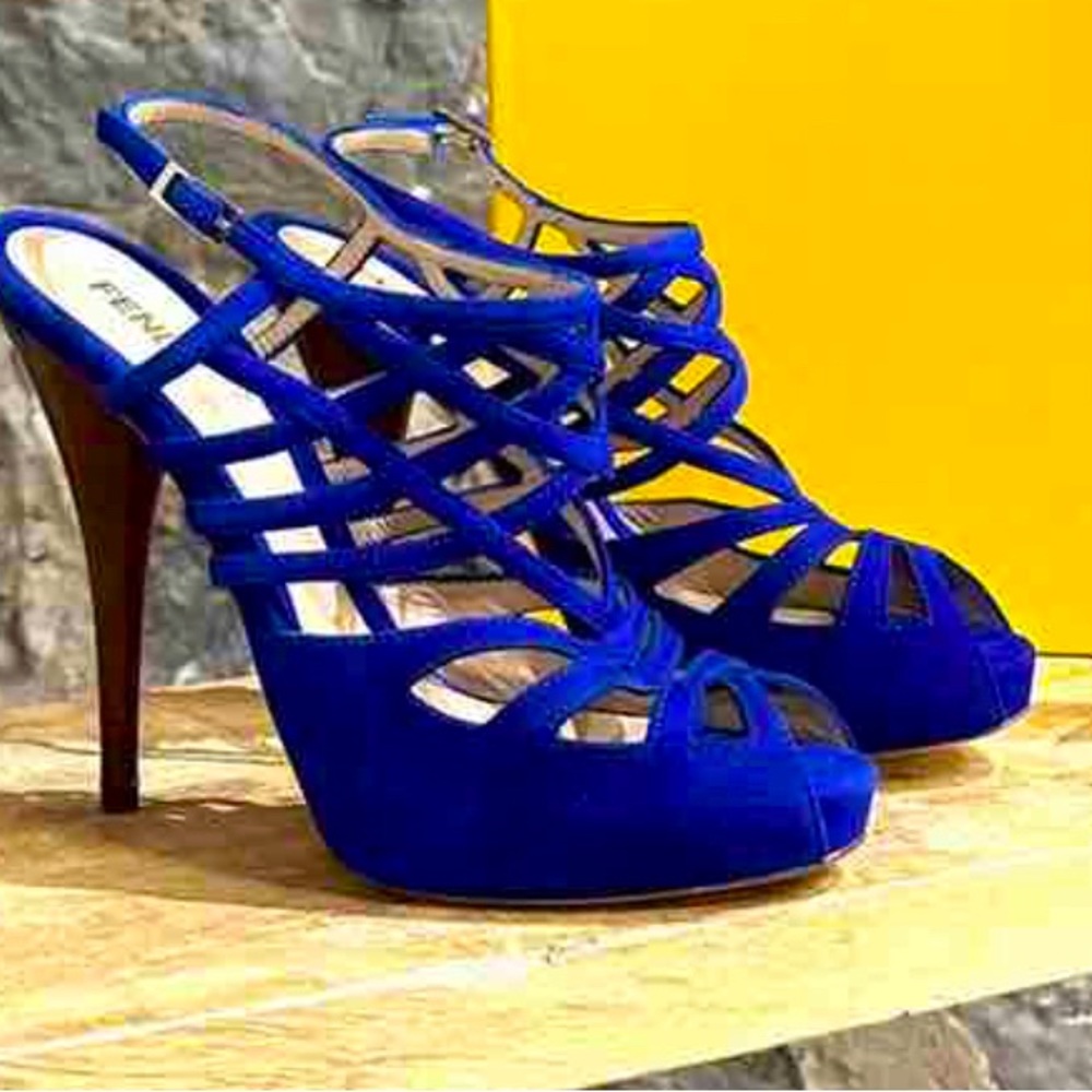 Beautiful NWOT Fendi Blue Caged heels